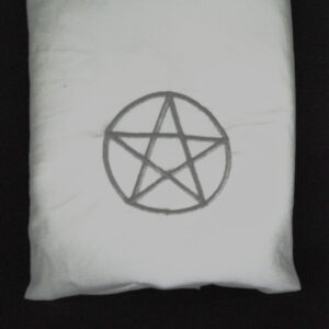 ペンタグラム刺繍入り魔女の手作りオルタークロス（White）ミドルサイズ